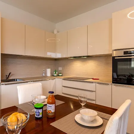 Luna By Interhome * グラヴェドーナ